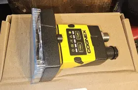 828-10380-1r Cognex 828 10380-1r In-sight Vision Sensor. Includes Cables #3