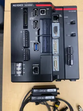 Xg-x2002 Keyence Camera Controller Complete System With 2 Lights And Cameras